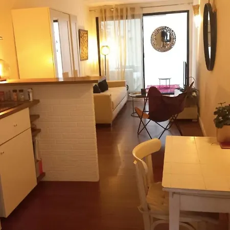Daire Nice 30 M With Veranda ! *